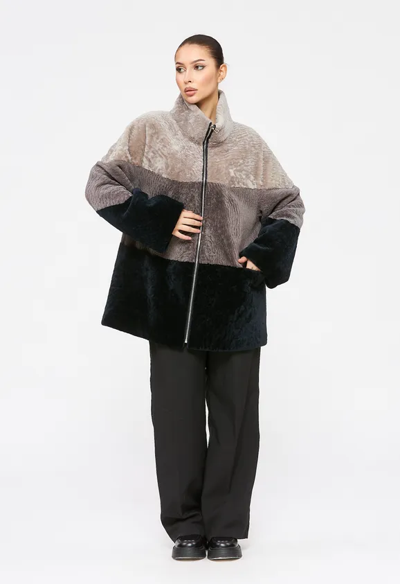 Фото Шуба из натурального астрагана трехцветная с воротником стойка - 2