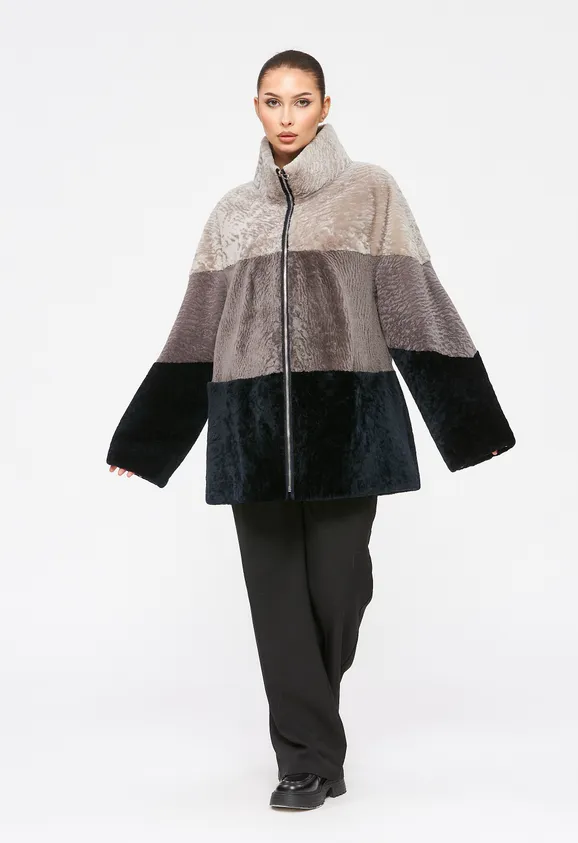 Фото Шуба из натурального астрагана трехцветная с воротником стойка - 1