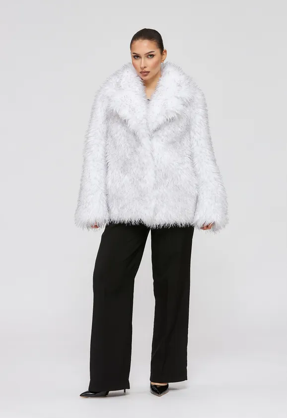 Фото Шуба из эко ламы бело-серая с английским воротником - 1