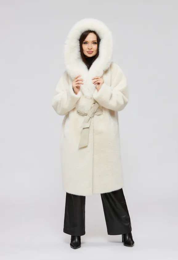 Фото Шуба из эко норки белая с капюшоном из эко песца - 1