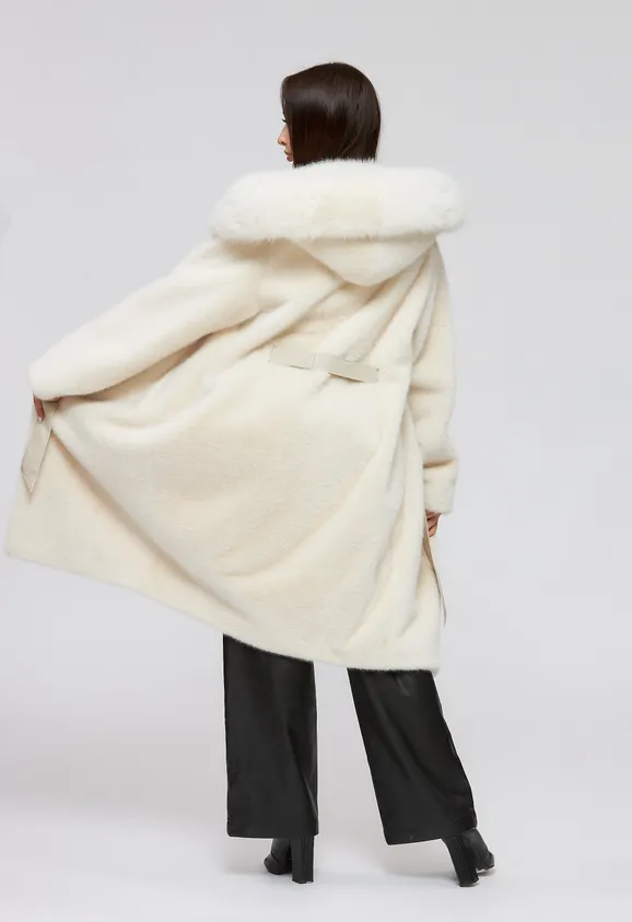 Фото Шуба из эко норки белая с капюшоном из эко песца - 5