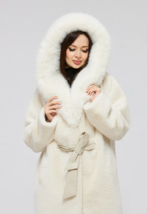 Фото Шуба из эко норки белая с капюшоном из эко песца - 8