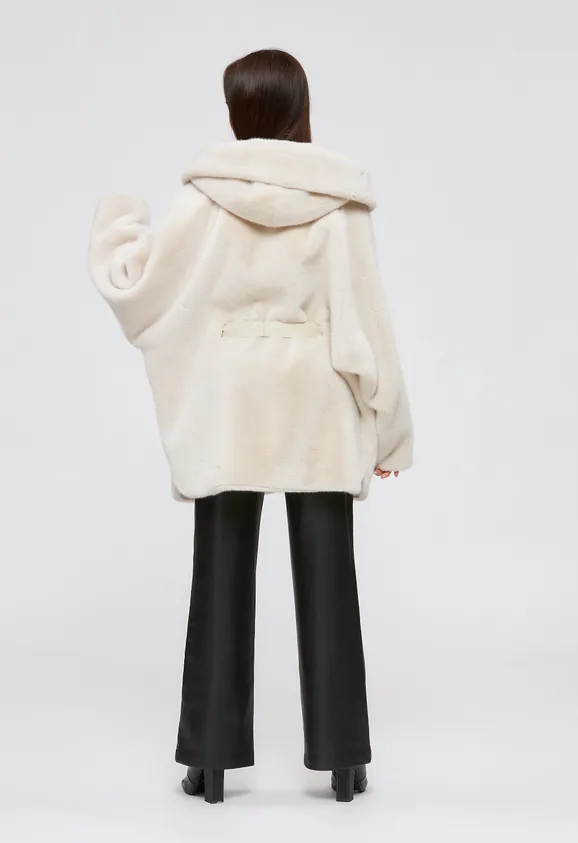 Фото Шуба из эко норки цвета жемчуг с капюшоном - 4