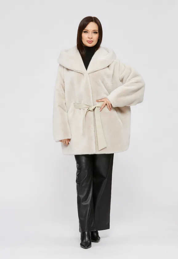 Фото Шуба из эко норки цвета жемчуг с капюшоном - 3