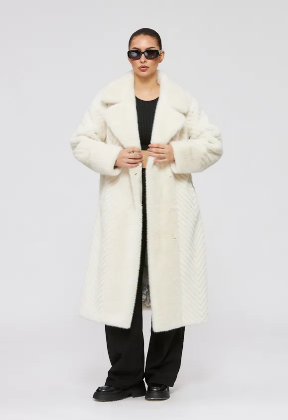 Фото Шуба из эко норки белая с английским воротником - 7