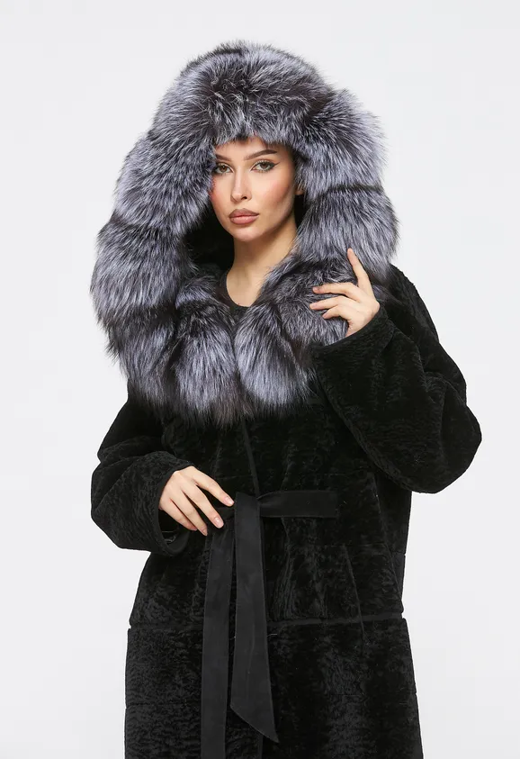 Фото Шуба из натурального астрагана черная с английским воротником из натуральной норки - 5
