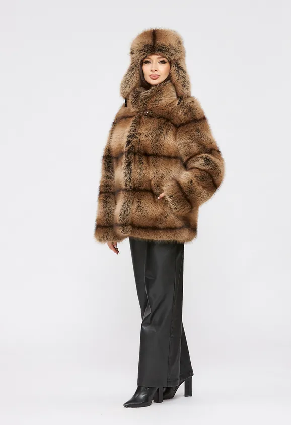 Фото Шуба из эко енота с воротником стойка - 8