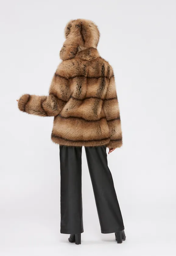 Фото Шуба из эко енота с воротником стойка - 6