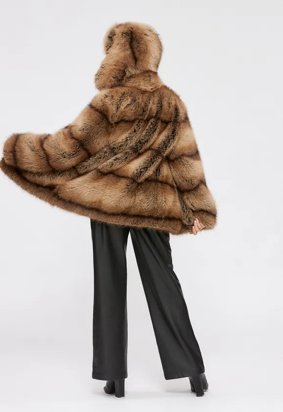 Фото Шуба из эко енота с воротником стойка - 9