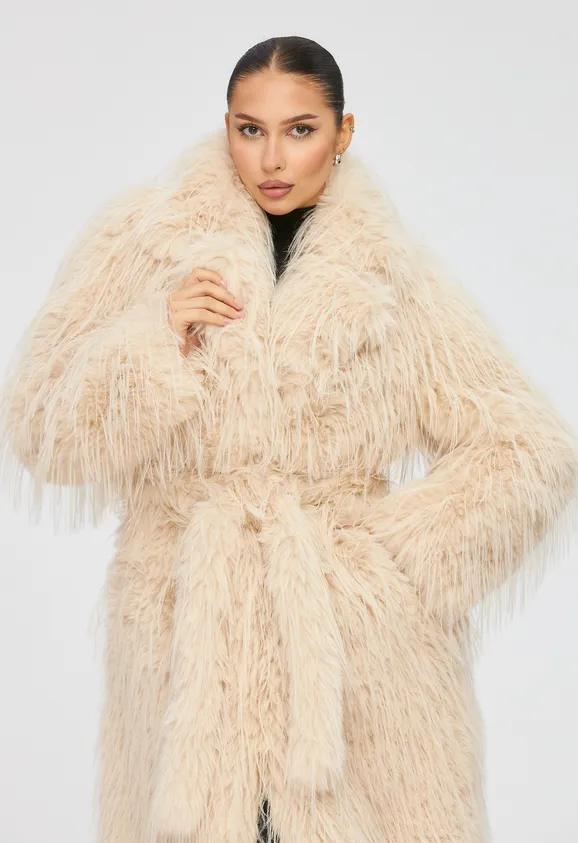 Фото Шуба из эко страуса бежевая с английским воротником - 3