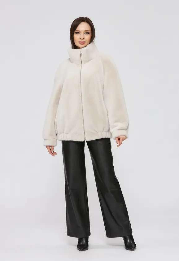 Фото Шуба из эко норки цвета жемчуг с воротником стойка - 3