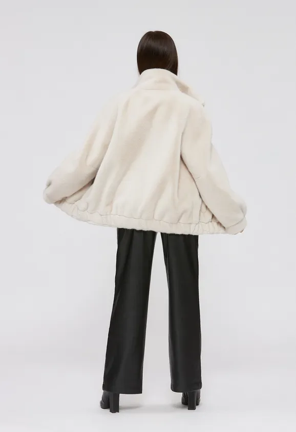 Фото Шуба из эко норки цвета жемчуг с воротником стойка - 5