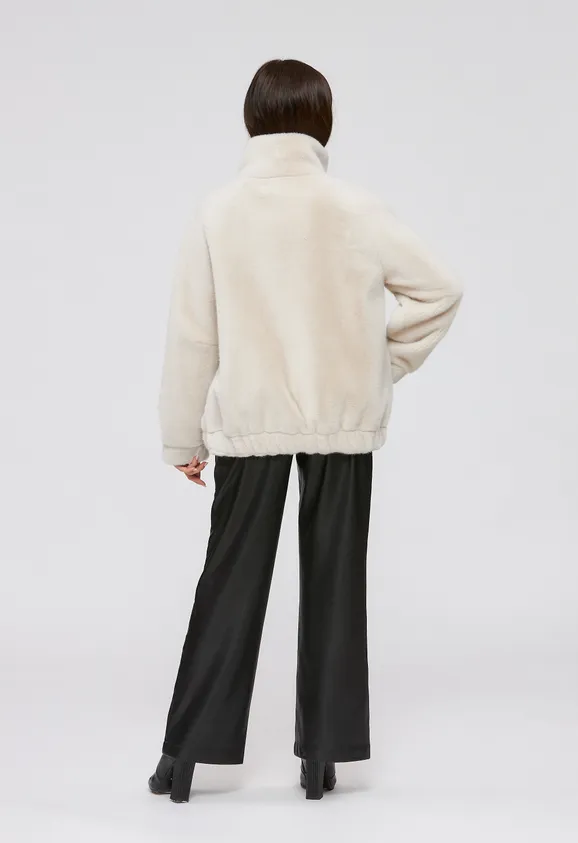 Фото Шуба из эко норки цвета жемчуг с воротником стойка - 4