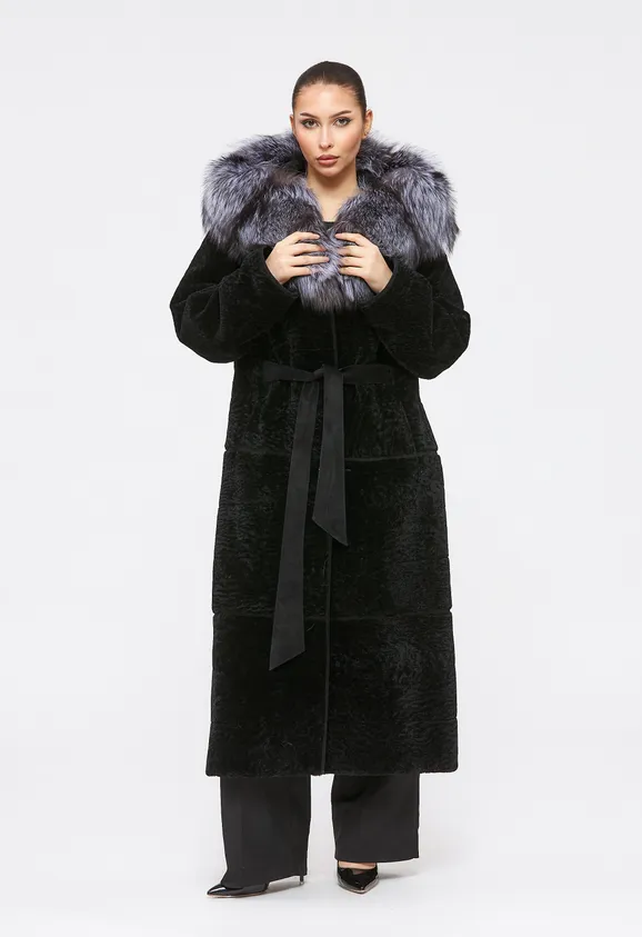 Фото Шуба из астрагана с капюшоном, черная чернобурка - 7