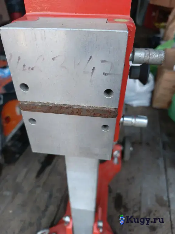 УСТАНОВКА АЛМАЗНОГО БУРЕНИЯ