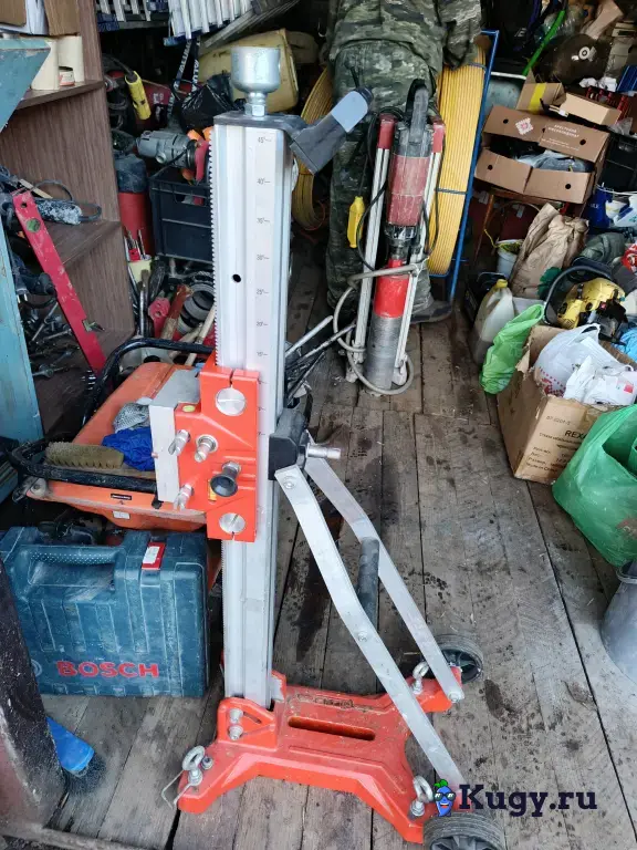 УСТАНОВКА АЛМАЗНОГО БУРЕНИЯ