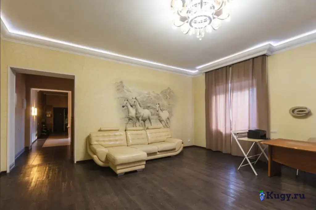 5- ти комнатная квартира с гаражом и собственной территорией.