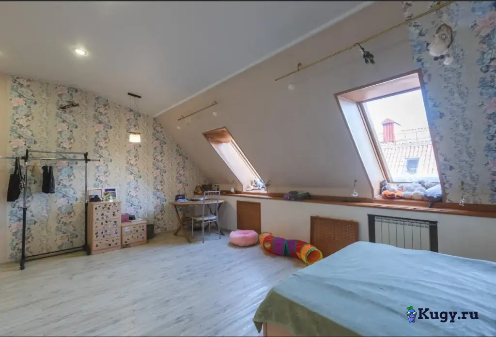 5- ти комнатная квартира с гаражом и собственной территорией.