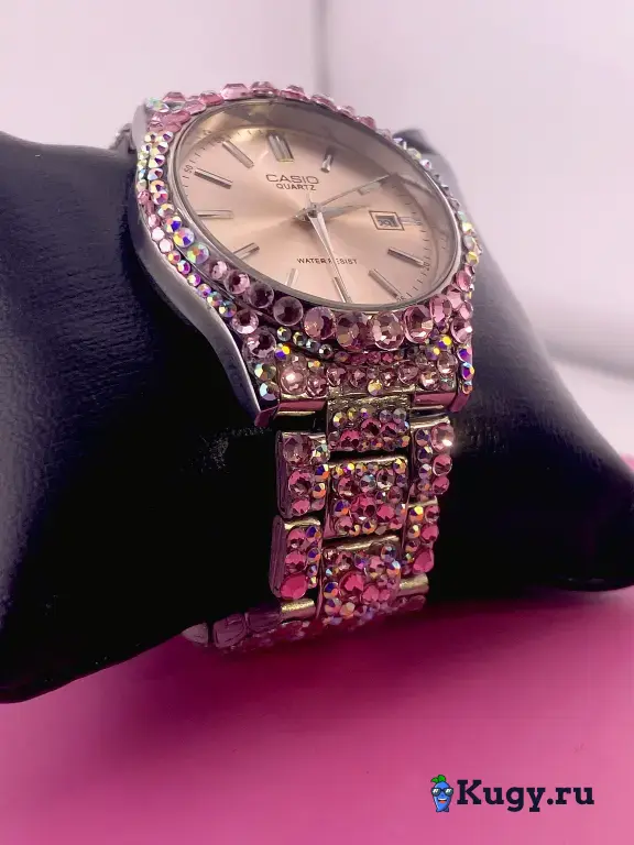 Наручные часы Casio.
