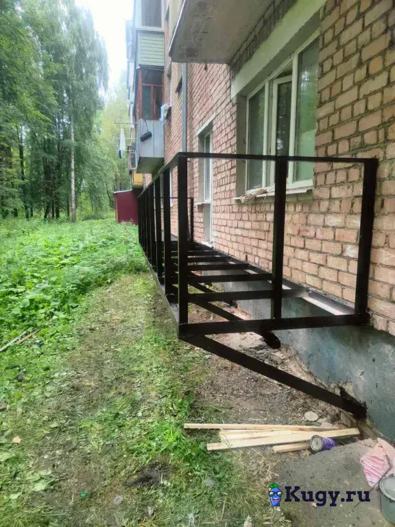 Установка рам балконов и лоджий. Утепление и обшивка.
