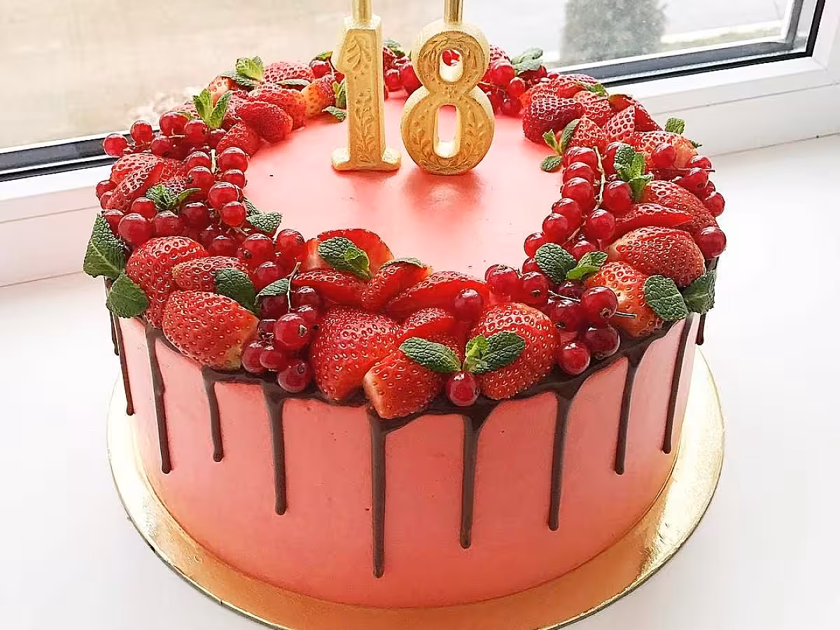 Торт на 18-летие на заказ
