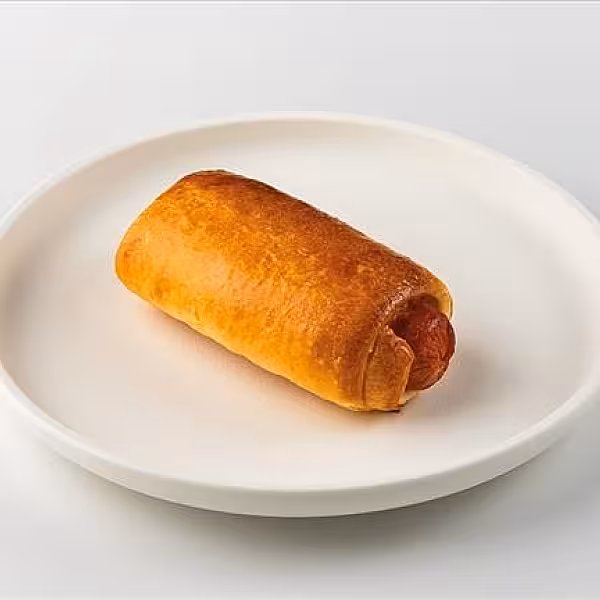 Сосиска с сыром в слойке
