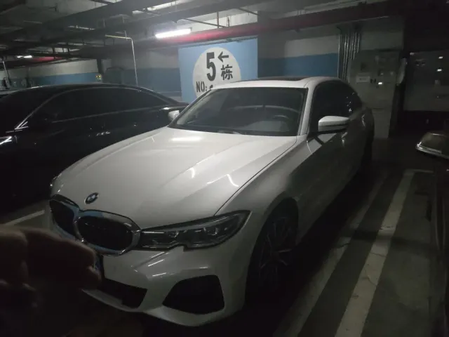 2022 facelift 320Li M sports suit