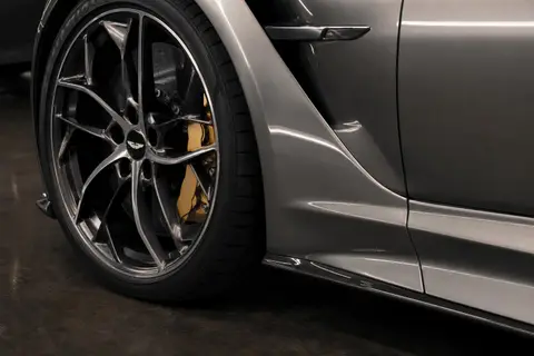 Aston Martin DBS 770 Ultimate — кадр 6