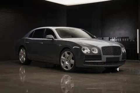 Bentley Flying Spur Mulliner — кадр 1