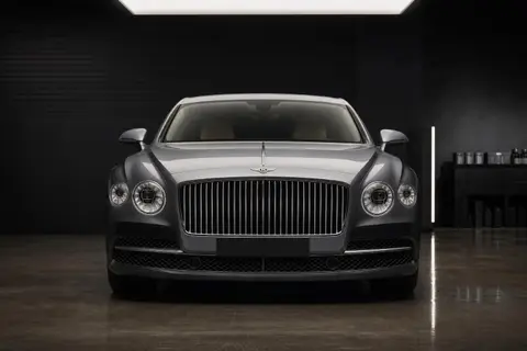 Bentley Flying Spur Mulliner — кадр 3