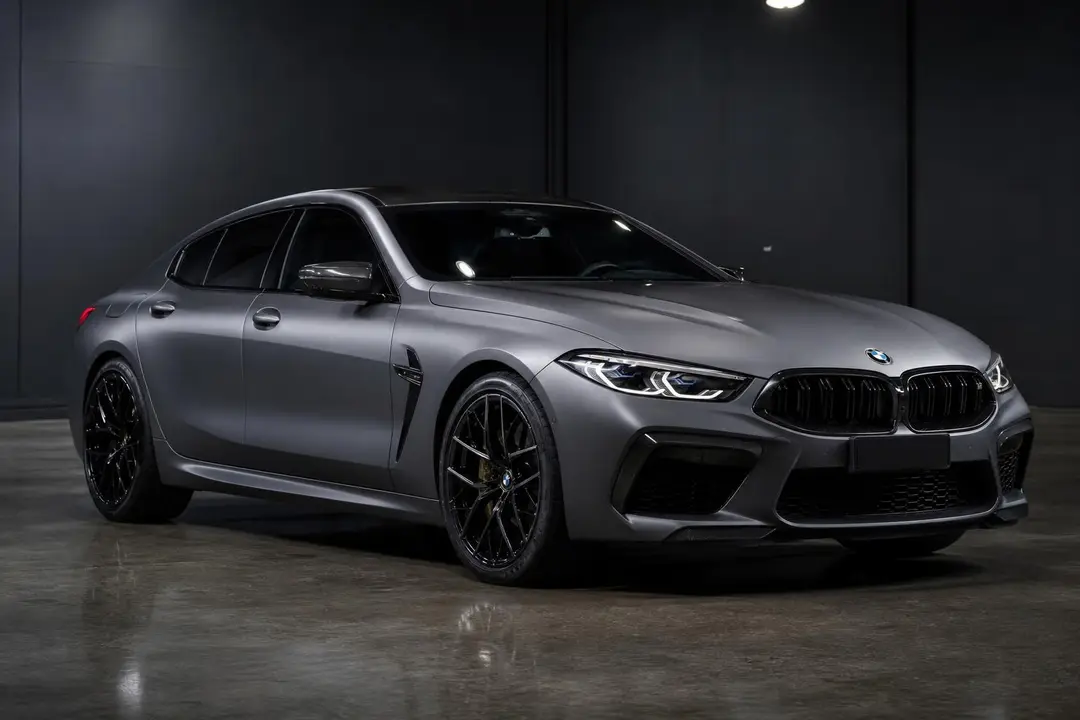 BMW M8 Competition Gran Coupé — Матовое / специальное покрытие · Frozen Grey