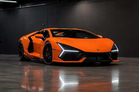 Lamborghini Revuelto — кадр 1