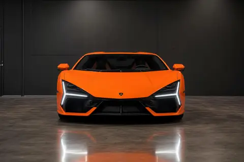 Lamborghini Revuelto — кадр 3
