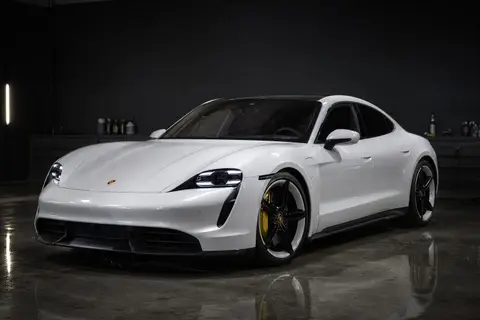 Porsche Taycan Turbo S — кадр 1