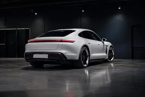 Porsche Taycan Turbo S — кадр 2
