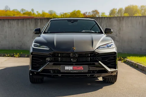 Lamborghini Urus SE — кадр 1