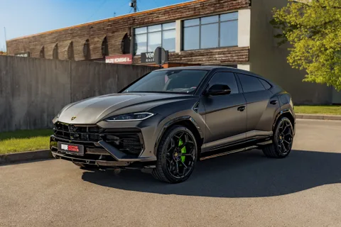 Lamborghini Urus SE — кадр 2