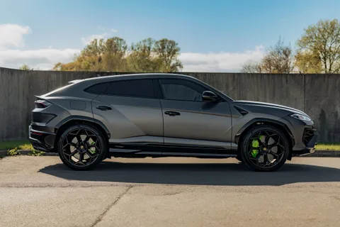Lamborghini Urus SE — кадр 4