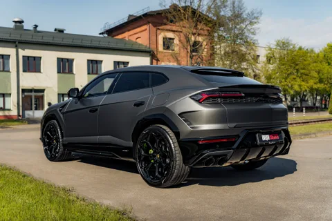 Lamborghini Urus SE — кадр 6