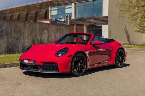 Porsche 911 Carrera 4 GTS Cabriolet — кадр 2