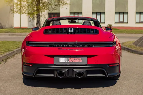 Porsche 911 Carrera 4 GTS Cabriolet — кадр 6