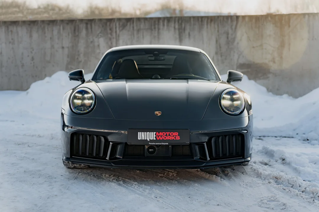 Porsche 911 Carrera 4 GTS Coupe — Полная оклейка кузова · Arctic Grey