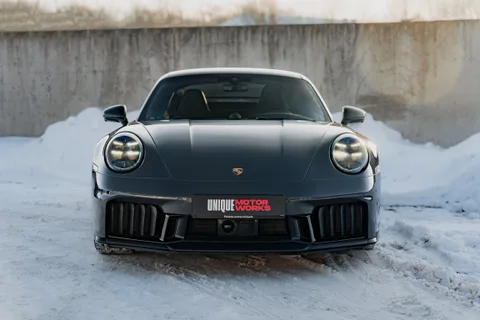 Porsche 911 Carrera 4 GTS Coupe — кадр 1