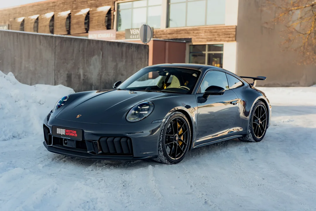 Porsche 911 Carrera 4 GTS Coupe