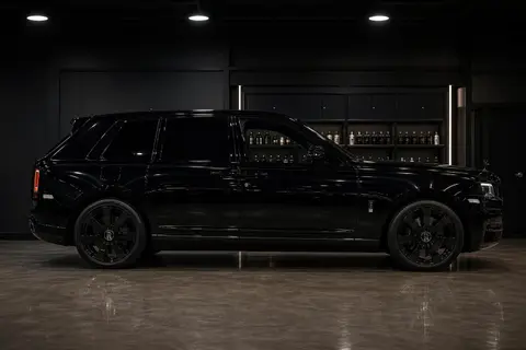 Rolls-Royce Cullinan Black Badge — кадр 4