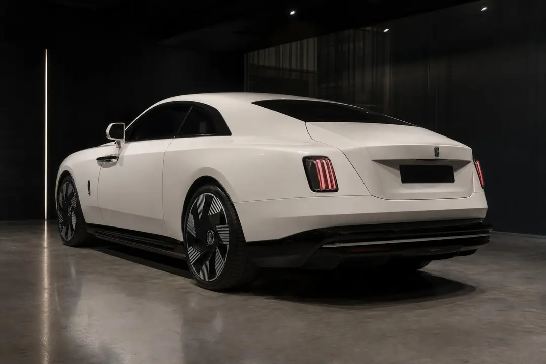 Rolls-Royce Spectre — кадр 2