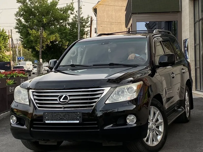 Lexus LX