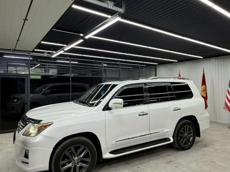 Lexus LX
