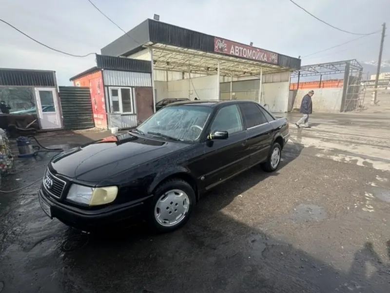 Audi 100
