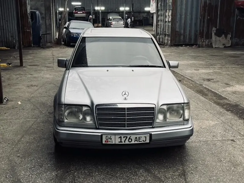 MercedesBenz 220